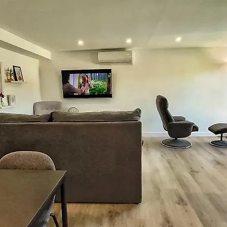 Charming In Prados 45 M² With Pool *