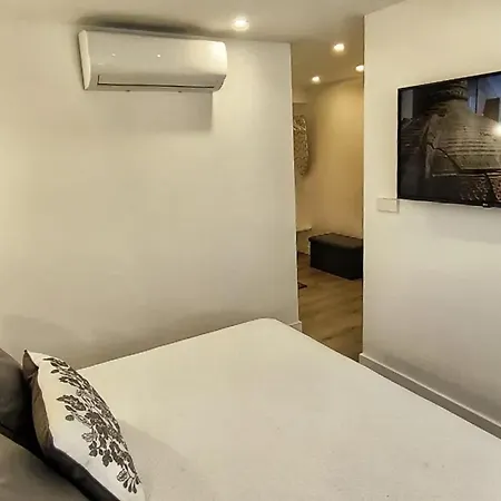 Charming In Prados 45 M² With Pool Apartment